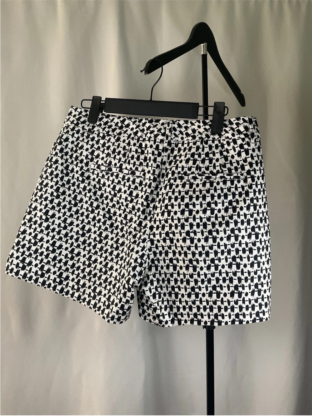 White House Black Market Black and White Patterned 5” Shorts